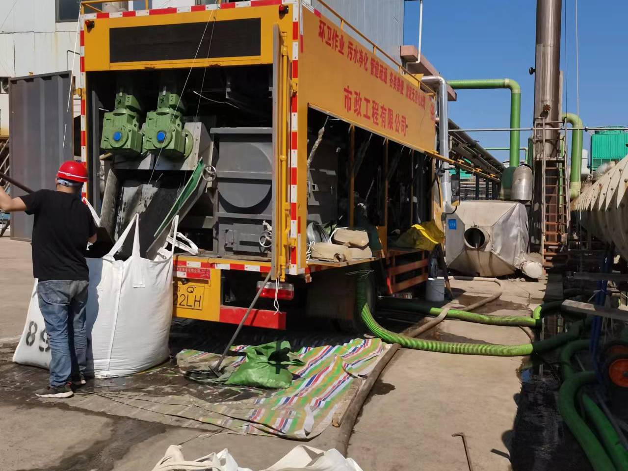 江陵淤泥压干处理